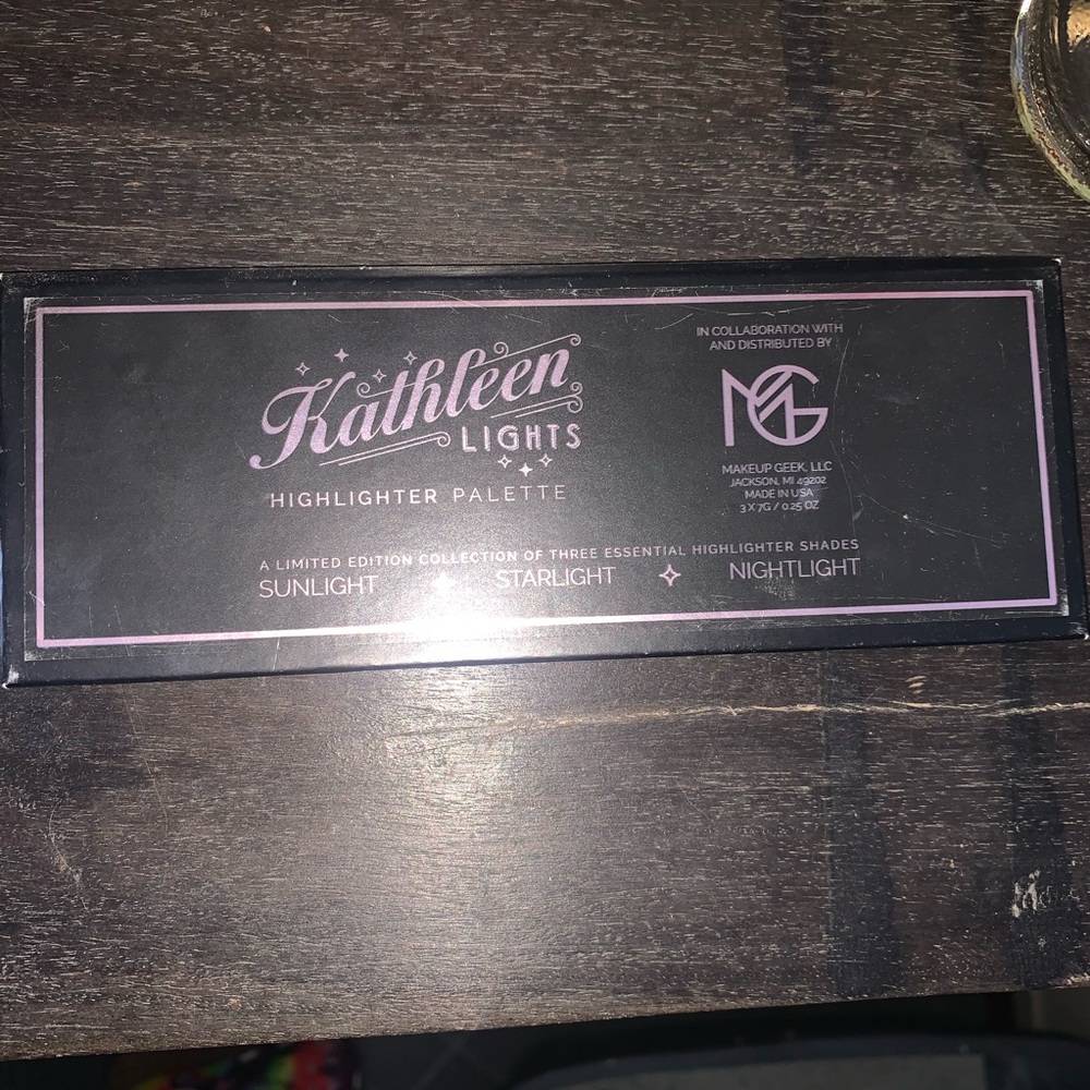 MAKEUP GEEK x KATHLEENLIGHTS highlighter palette